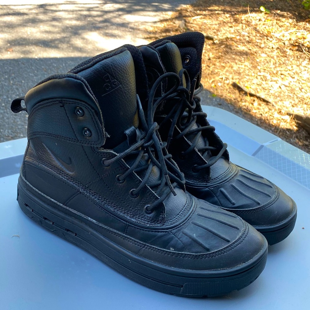 Nike ACG kids winter boots